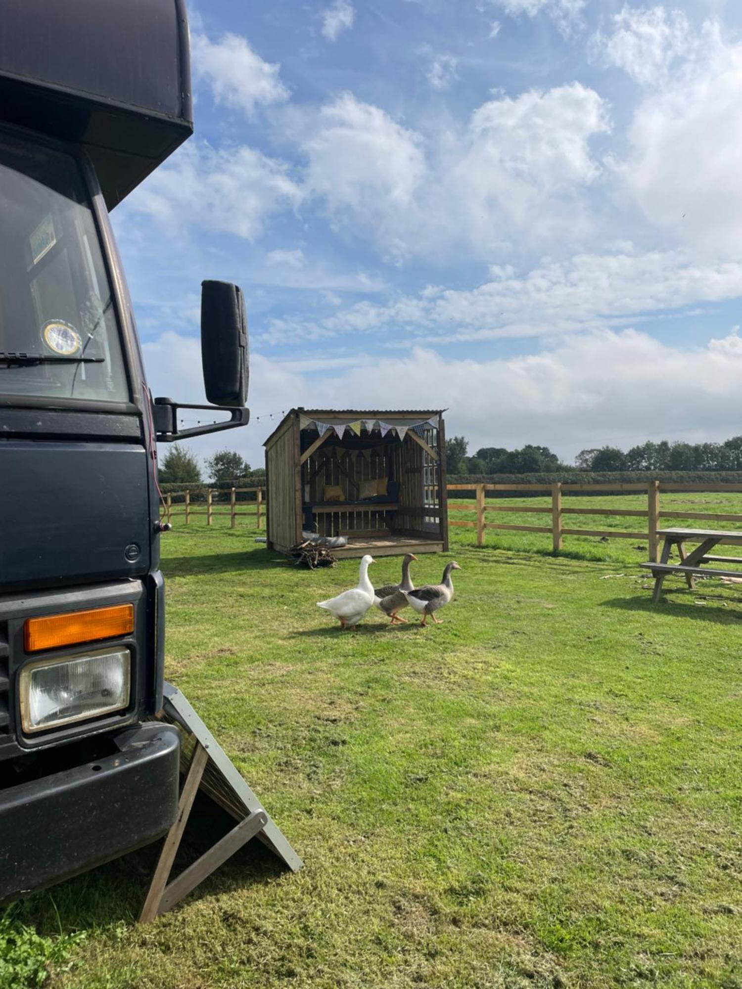North Yorkshire Horse Box Hotel Екстериор снимка
